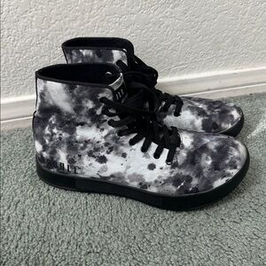 NoBull shadow tie-dye high top trainer Size 8.5 womens / 7 men’s